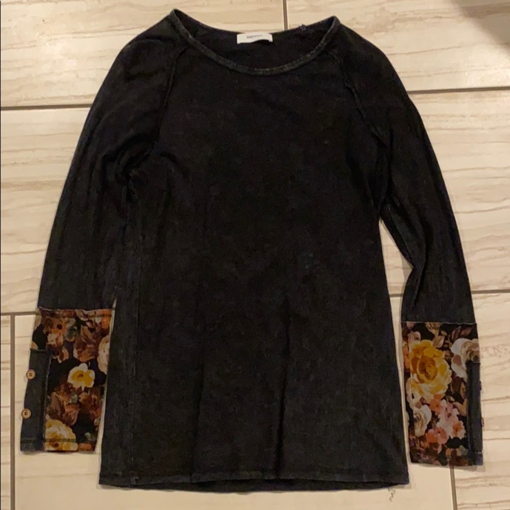 Hailey & Co long sleeve top